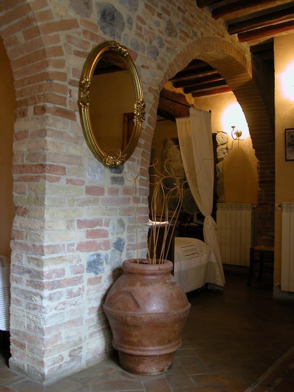 La Vecchia Corte San Gimignano Bagian luar foto