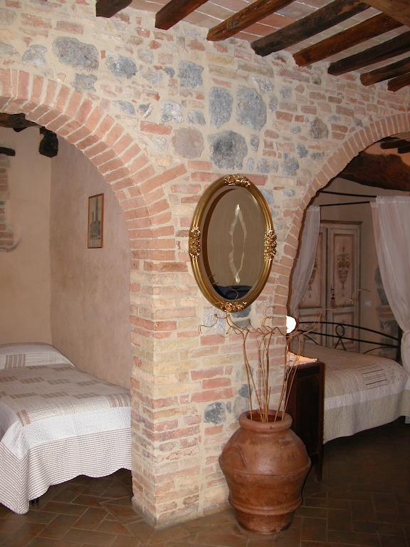La Vecchia Corte San Gimignano Ruang foto