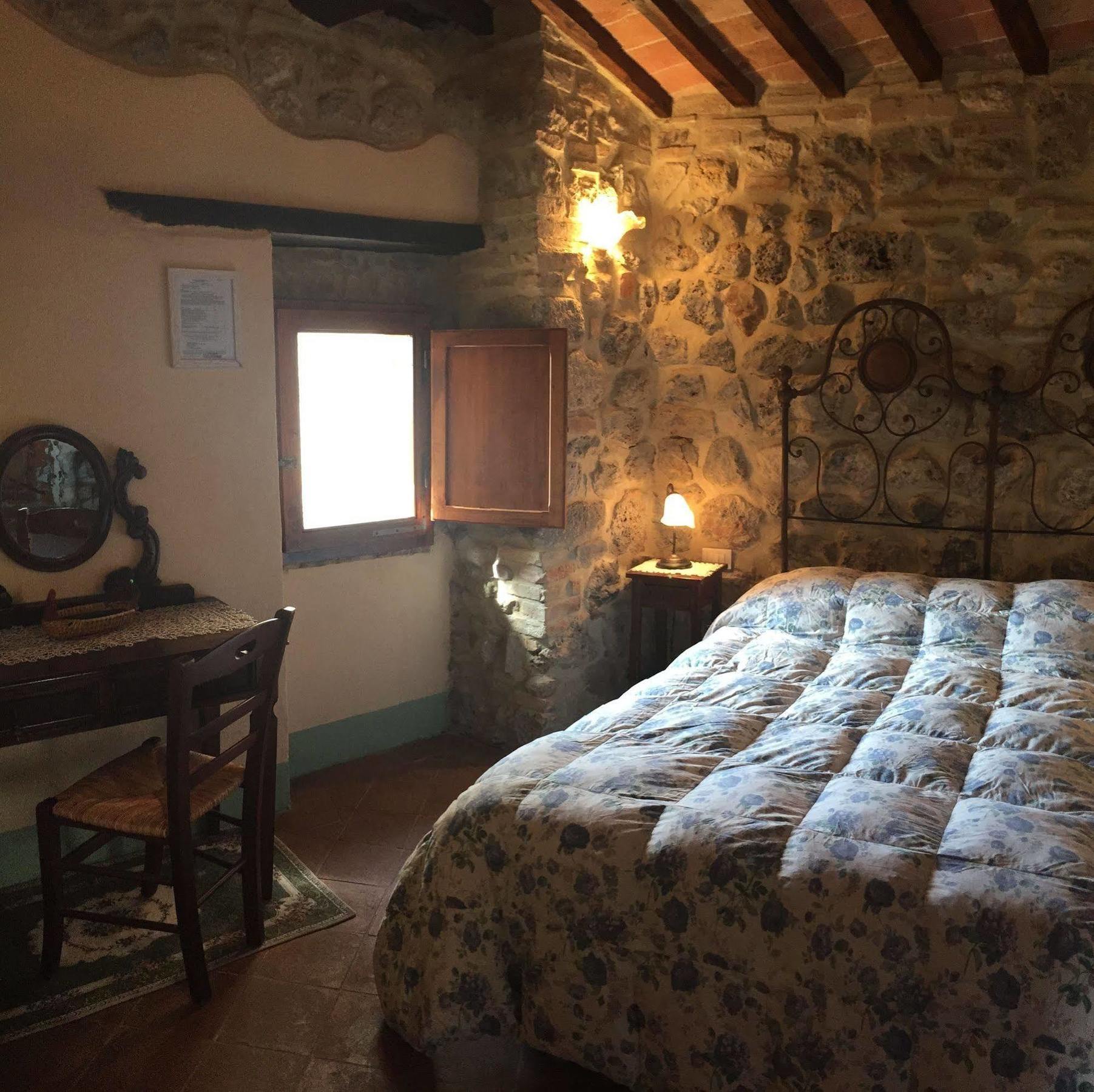 La Vecchia Corte San Gimignano Bagian luar foto