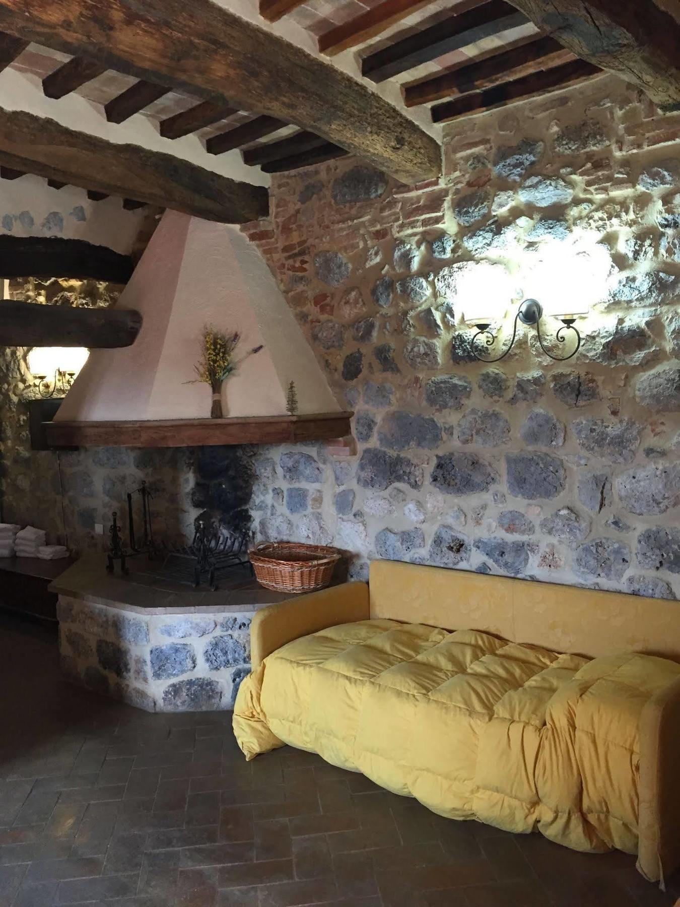 La Vecchia Corte San Gimignano Bagian luar foto