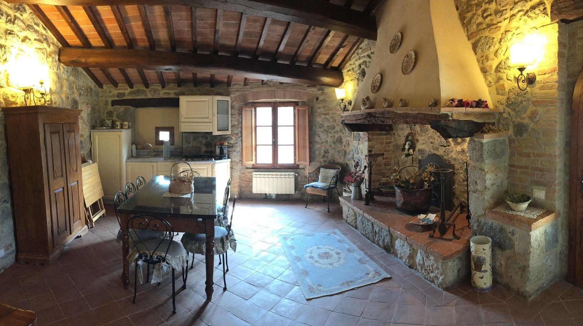 La Vecchia Corte San Gimignano Bagian luar foto